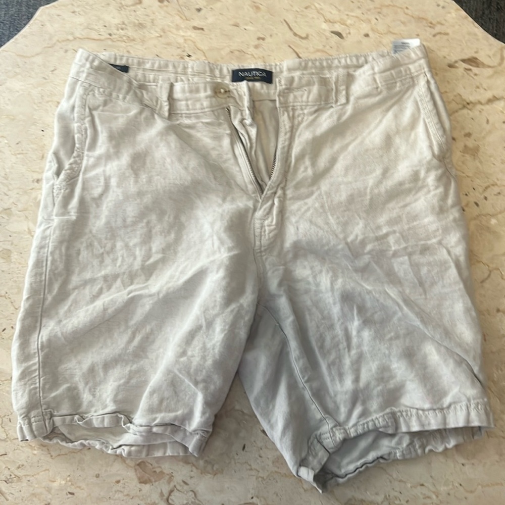 Nautica men’s 32 waist linen classic fit khaki shorts
